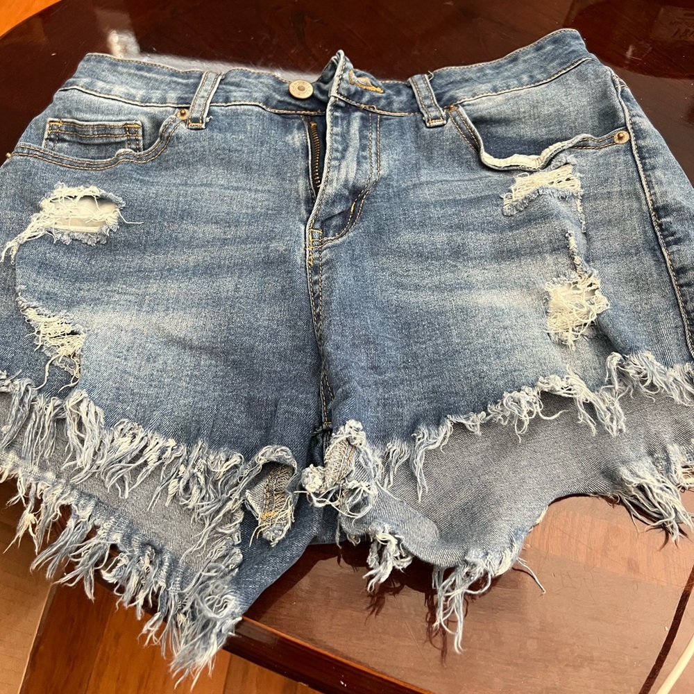Distressed Women’s denim shorts (no brand)
